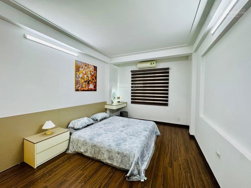 Hiếm! phường ngọc khánh, ngõ thông 3 gác tránh, trước nhà 3m, gần phố, tặng nt, ở ngay, 42m²*5t