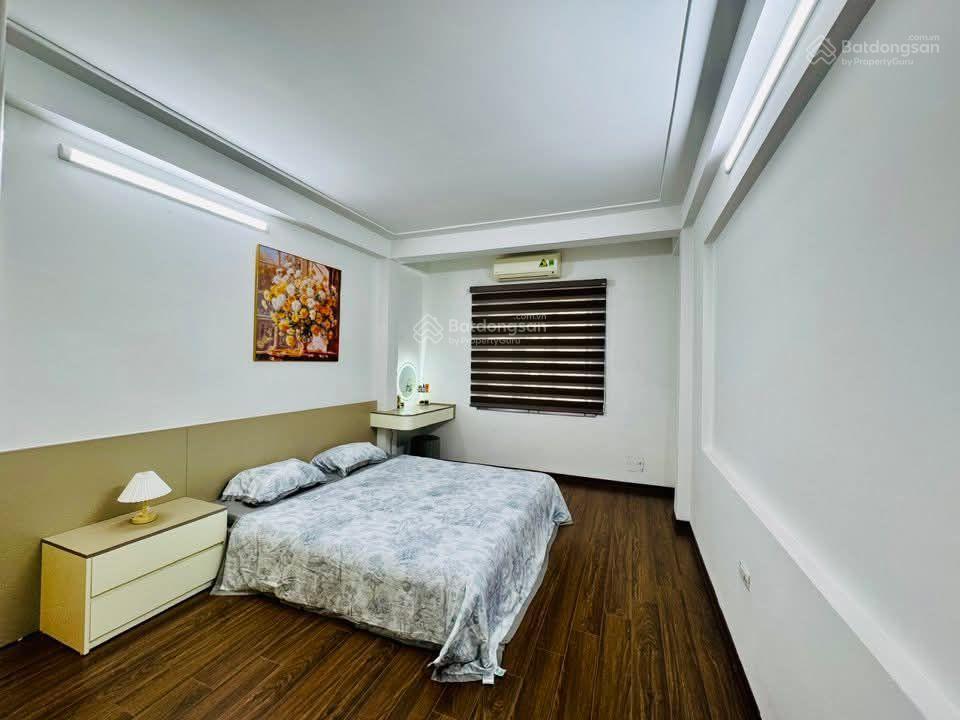 Hiếm! phường ngọc khánh, ngõ thông 3 gác tránh, trước nhà 3m, gần phố, tặng nt, ở ngay, 42m²*5t