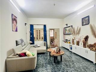 Quá hời. nhà hoàng quốc việt, ngõ kd, ba gác tránh, ô tô gần nhà, 35m ra phố, kcbt, thoáng, 38m2*5t