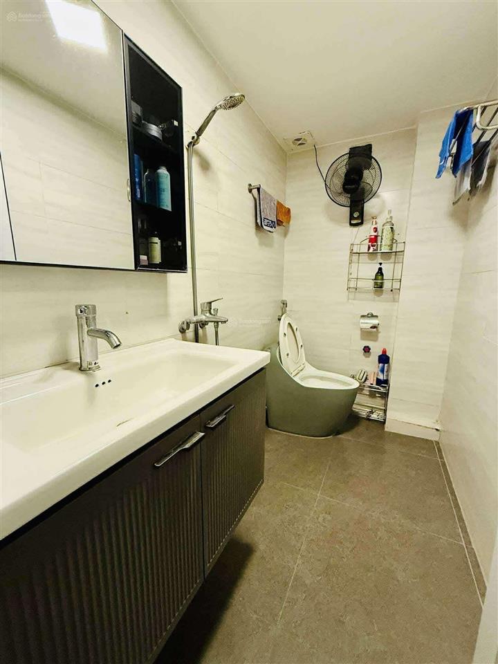 Gấp! hoàng quốc việt, trước nhà rộng thoáng, ngõ 3 gác, gần ôtô, xây chắc chắn, ở luôn, 42m2*5t