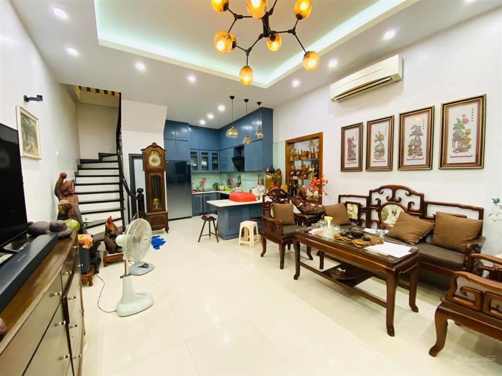 Gấp! hoàng quốc việt, trước nhà rộng thoáng, ngõ 3 gác, gần ôtô, xây chắc chắn, ở luôn, 42m2*5t