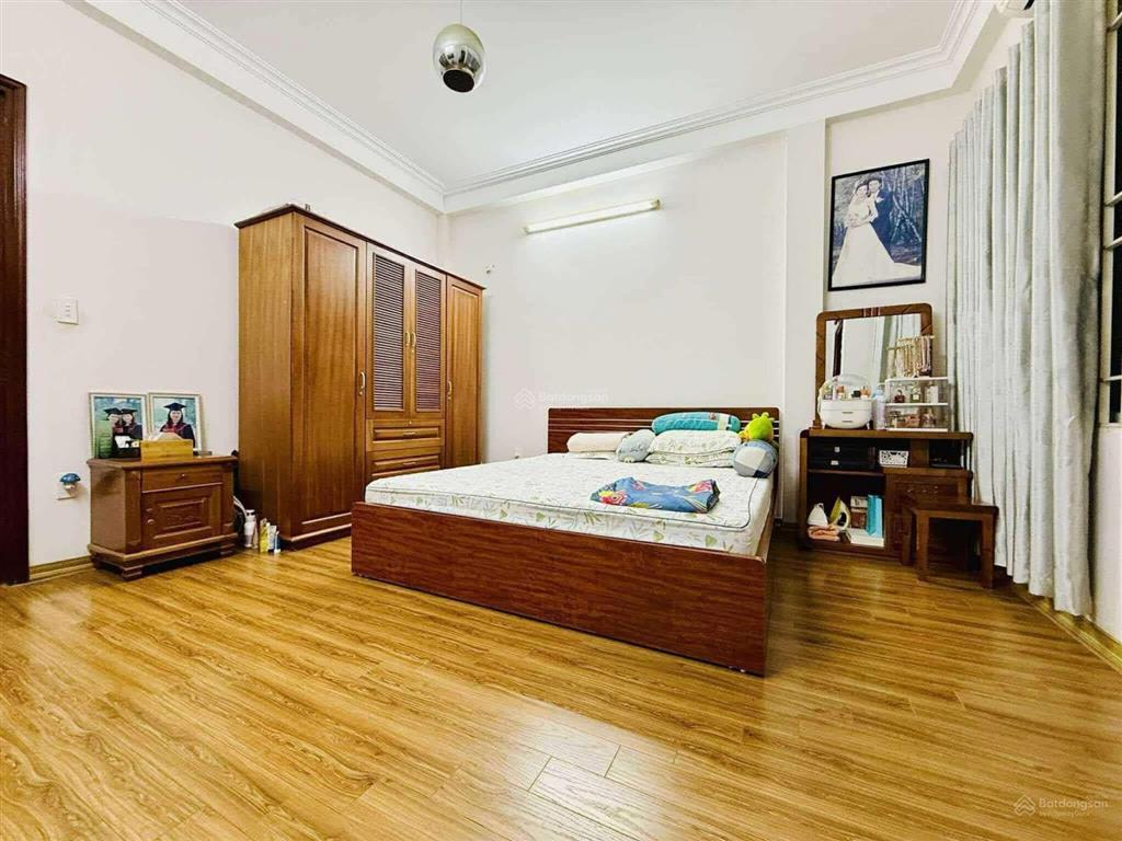 Gấp! hoàng quốc việt, trước nhà rộng thoáng, ngõ 3 gác, gần ôtô, xây chắc chắn, ở luôn, 42m2*5t