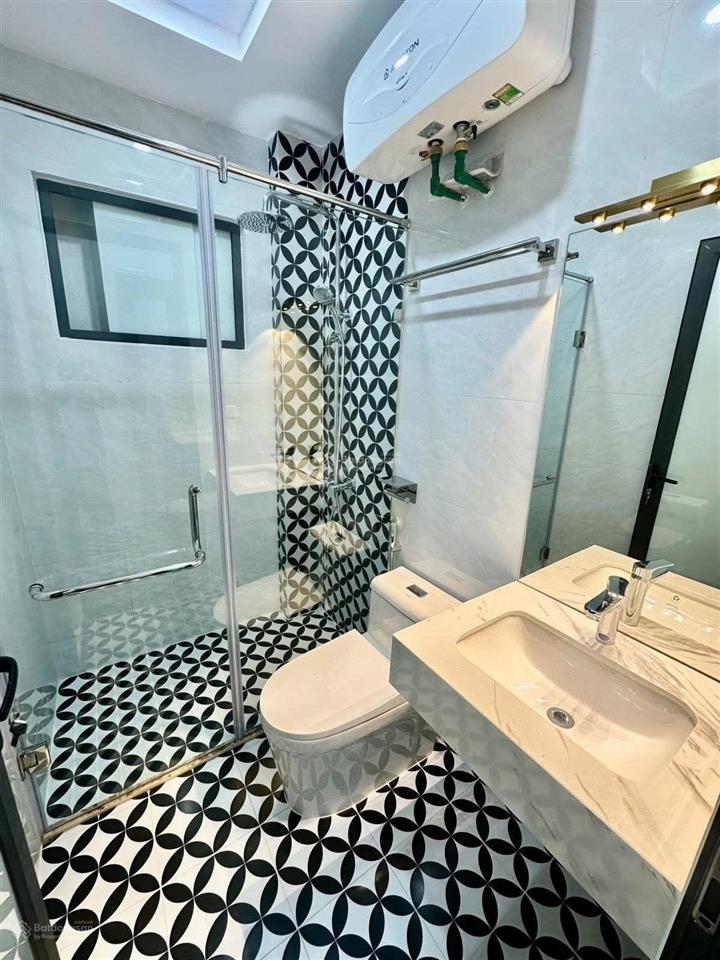 Ngọc khánh, xây mới nhà đẹp thang máy xịn sò, ngõ 3 gác thông, gần phố, tặng nt, ở ngay, 46m2*6t