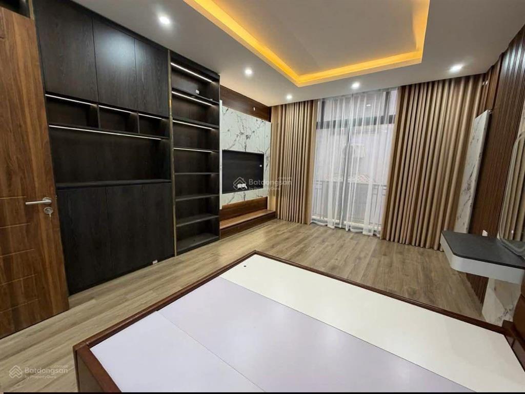Trần cung  hoàng quốc việt, nhà đẹp xây mới ở luôn, ngõ thông, gần phố, thoáng, 38m2*5t