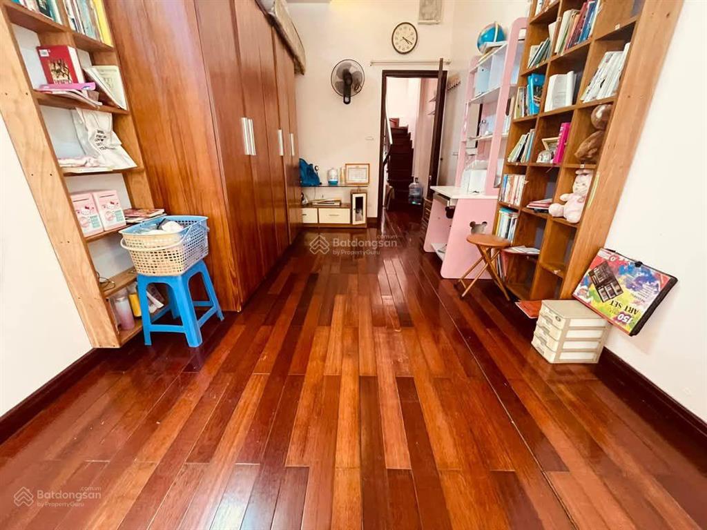 Lô góc đội cấn, dân xây, 25m ra mặt đường, ngõ thông, kinh doanh cho thuê, sổ cc, tặng nt, 38m2*5t