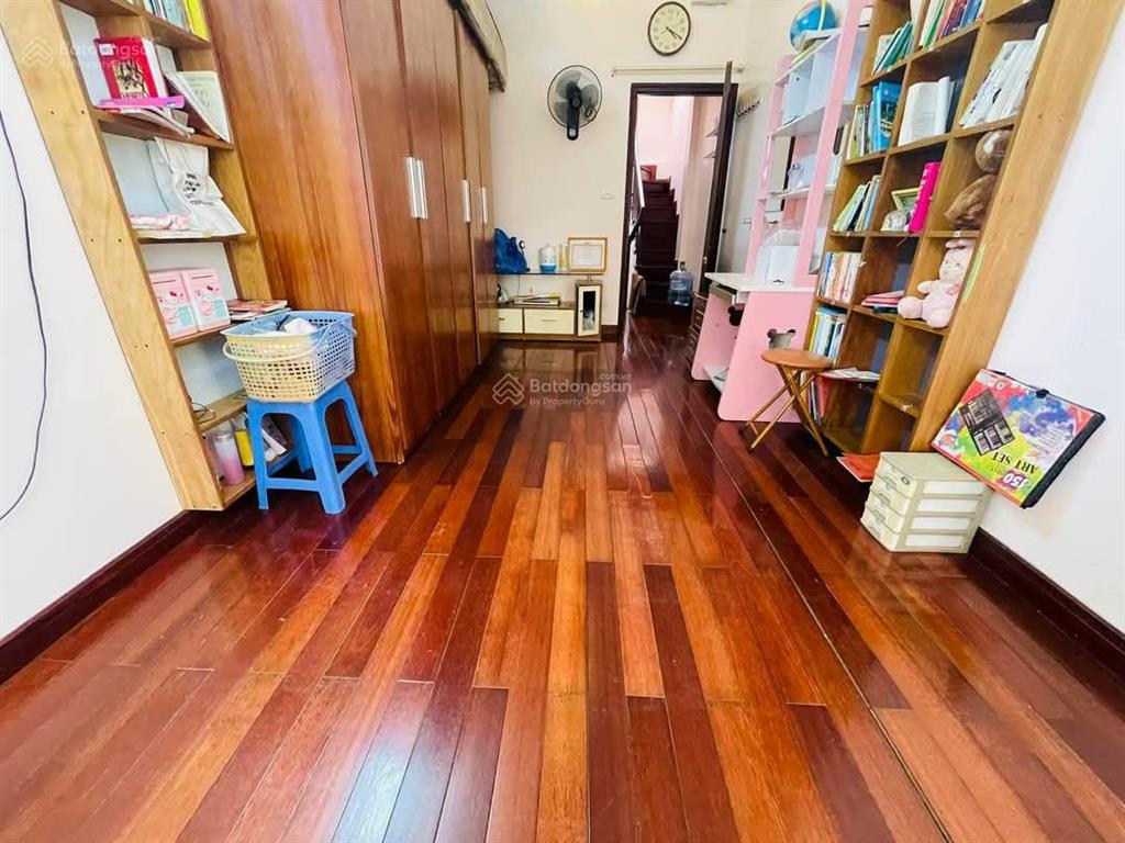 Lô góc đội cấn, dân xây, 25m ra mặt đường, ngõ thông, kinh doanh cho thuê, sổ cc, tặng nt, 38m2*5t