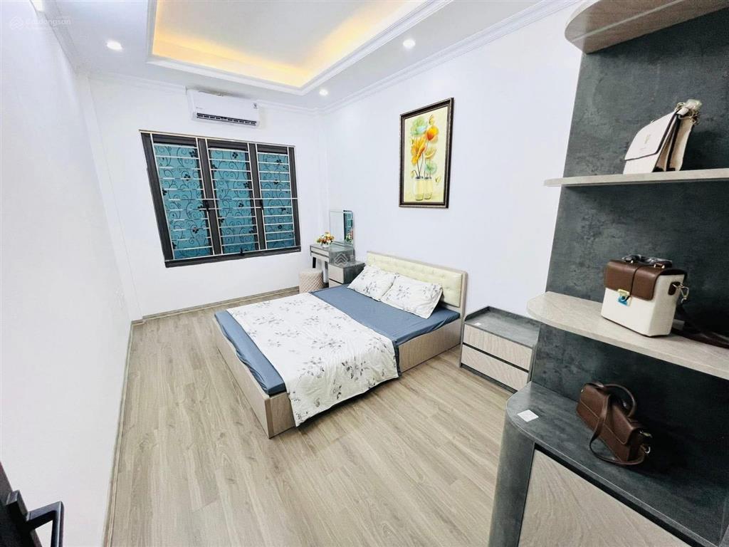 Vĩnh phúc  72ha, nhà đẹp ở luôn, dân xây, ngõ ô tô, 50m ô tô tránh, gần phố, 38m²*5t