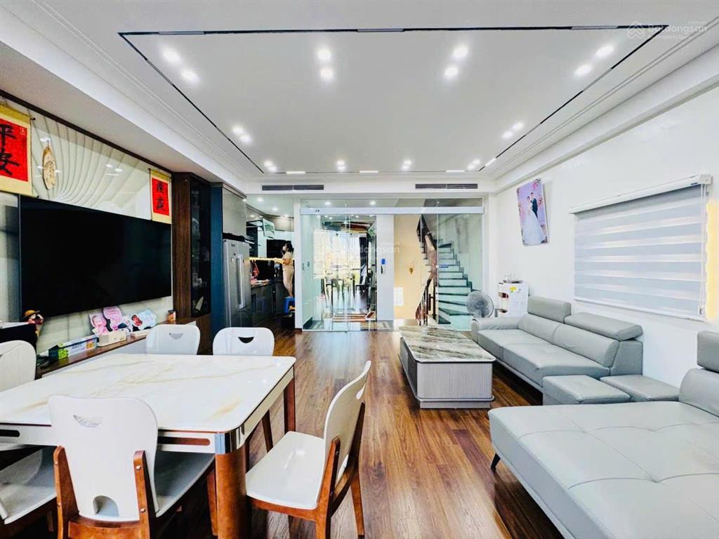 Nhà mới giang văn minh thang máy, 10m ra ôtô, ngõ thông, 2 thoáng, mới đẹp full nt ở ngay, 46m2*6t