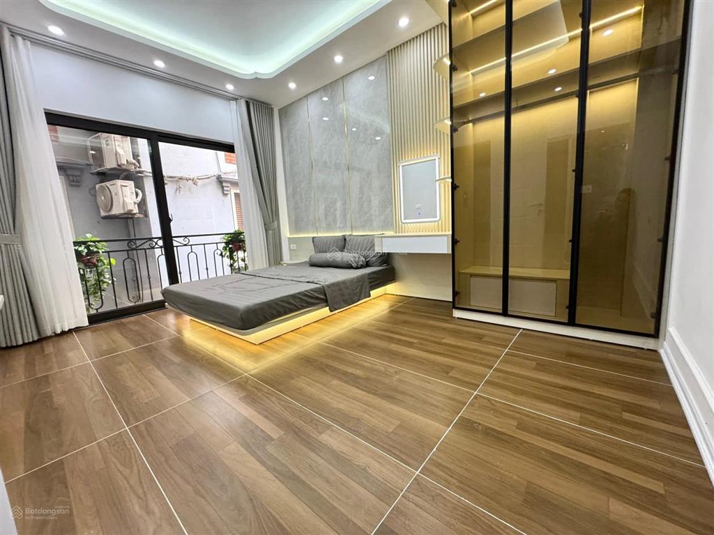 Cắt lỗ! bưởi  vĩnh phúc, thang máy, xây mới, 30m ôtô tránh, 2 thoáng vĩnh viễn, 40m2*6t