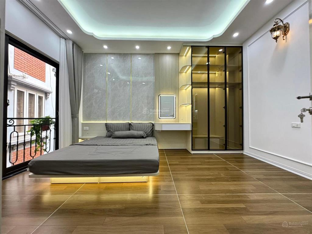 Cắt lỗ! bưởi  vĩnh phúc, thang máy, xây mới, 30m ôtô tránh, 2 thoáng vĩnh viễn, 40m2*6t