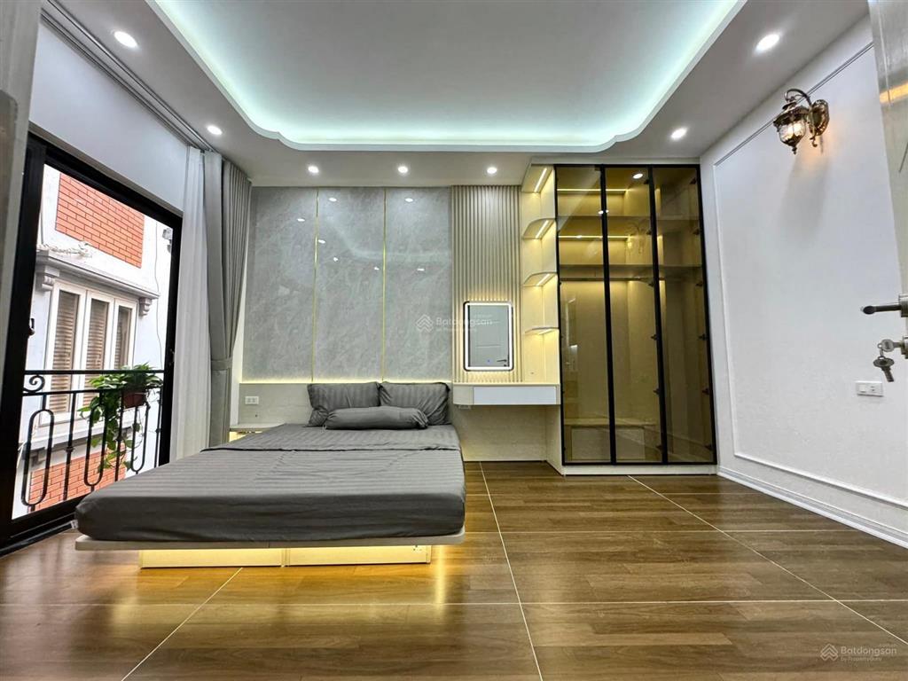 Cắt lỗ! bưởi  vĩnh phúc, thang máy, xây mới, 30m ôtô tránh, 2 thoáng vĩnh viễn, 40m2*6t