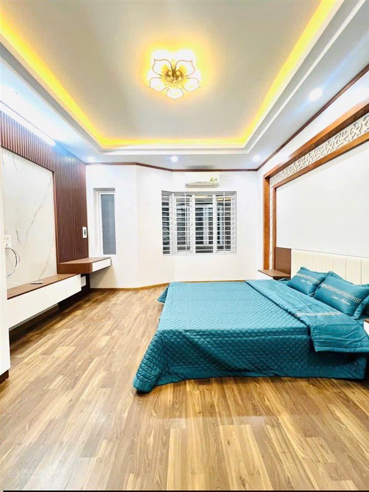 Kim mã, xây chắc chắn, ngõ 3 gác thông, cách phố vài chục m, ở sướng, 38m2*5t