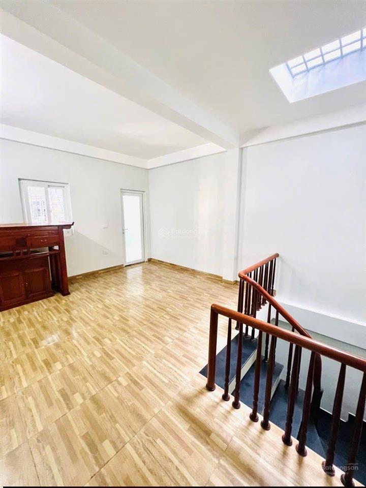 Kim mã, xây chắc chắn, ngõ 3 gác thông, cách phố vài chục m, ở sướng, 38m2*5t