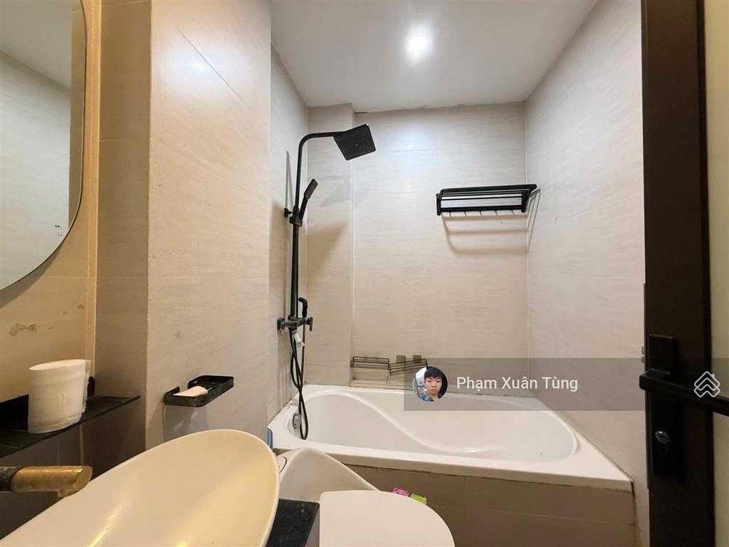 Lạc long quân  thụy khuê, phân lô, ôtô đỗ cổng, 10m ôtô tránh, 2 thoáng, ở luôn, 42.4m2*5t