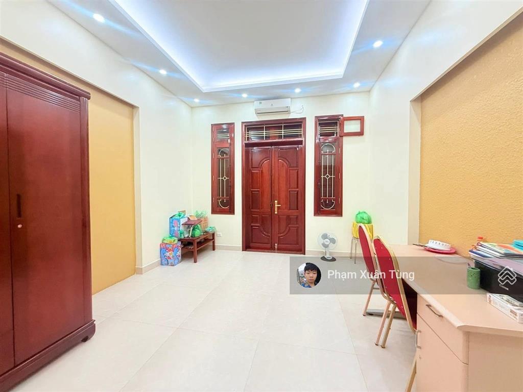 Nhà giang văn minh, nhà riêng 50m ra ôtô dừng đỗ, ngõ thông, 2 thoáng, mới đẹp ở ngay, 42m*5t