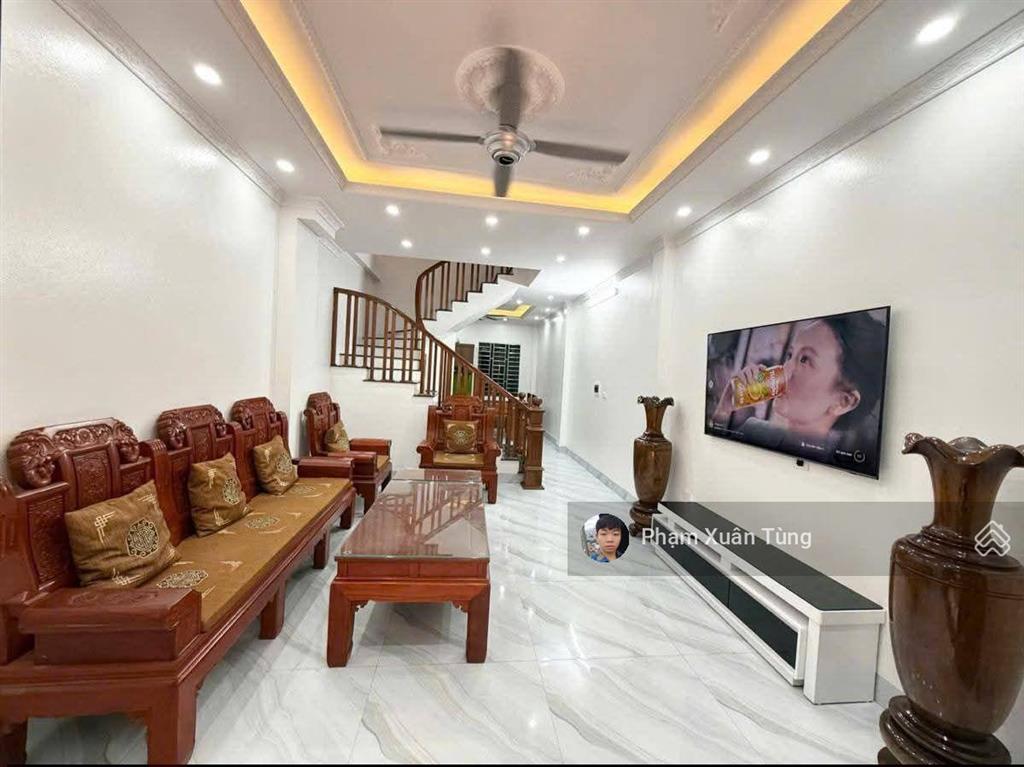 Nhà giang văn minh, nhà riêng 50m ra ôtô dừng đỗ, ngõ thông, 2 thoáng, mới đẹp ở ngay, 42m*5t