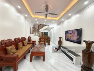 Nhà giang văn minh, nhà riêng 50m ra ôtô dừng đỗ, ngõ thông, 2 thoáng, mới đẹp ở ngay, 42m*5t