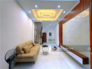 Hiếm! đội cấn, nhà đẹp ở luôn, xây chắc chắn, 70m ra phố, ngõ 3 gác thông, 30m2*5t
