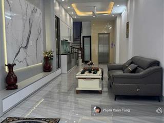 Võ chí công  hoàng quốc việt, thang máy nhà xây mới, ngõ thông, phaps lý sạch, 60m ôtô đỗ, 39m2*6t