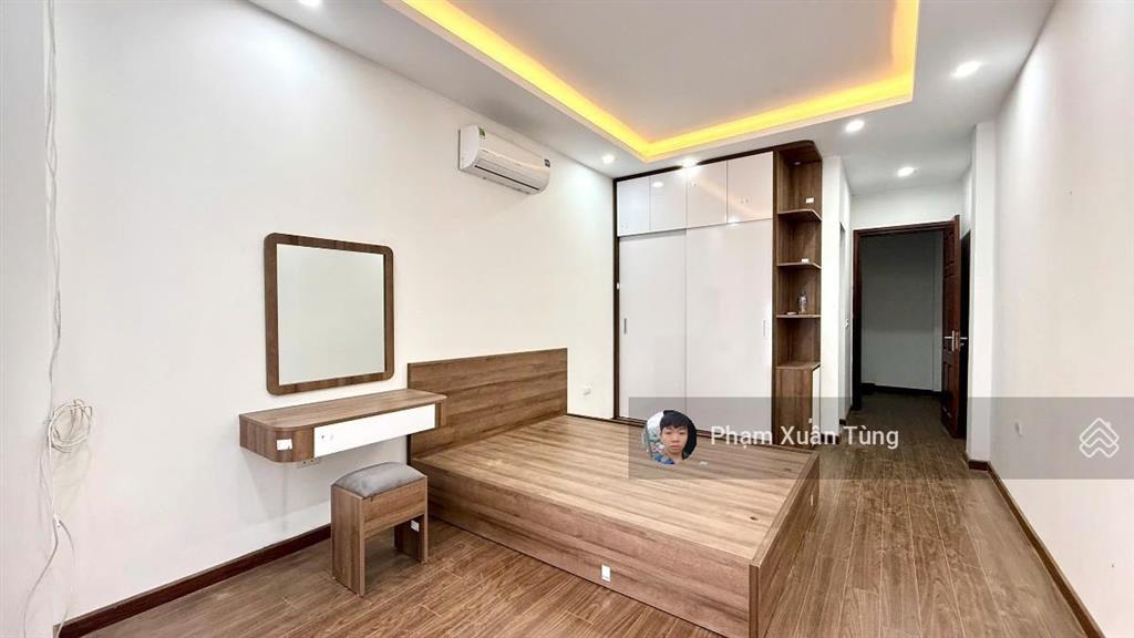 Giảm 700tr! lạc long quân, ngõ ôtô, thông tứ tung, 2 thoáng, gần phố, nhà đẹp ở ngay, 36m2*5t