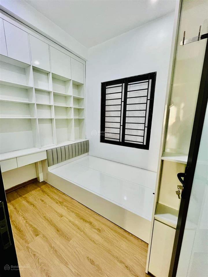 Bán nhà đội cấn lô góc, ngõ thông, ôtô đỗ gần, view hồ, thông các ngả, đẹp ở luôn, giá tốt, 40m2*5t