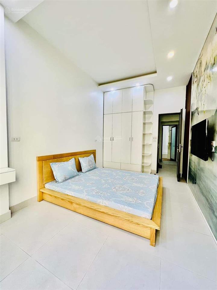Bán nhà đội cấn lô góc, ngõ thông, ôtô đỗ gần, view hồ, thông các ngả, đẹp ở luôn, giá tốt, 40m2*5t