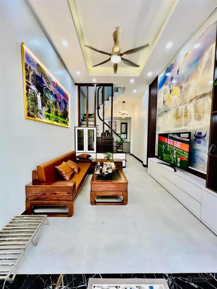 Bán nhà đội cấn lô góc, ngõ thông, ôtô đỗ gần, view hồ, thông các ngả, đẹp ở luôn, giá tốt, 40m2*5t