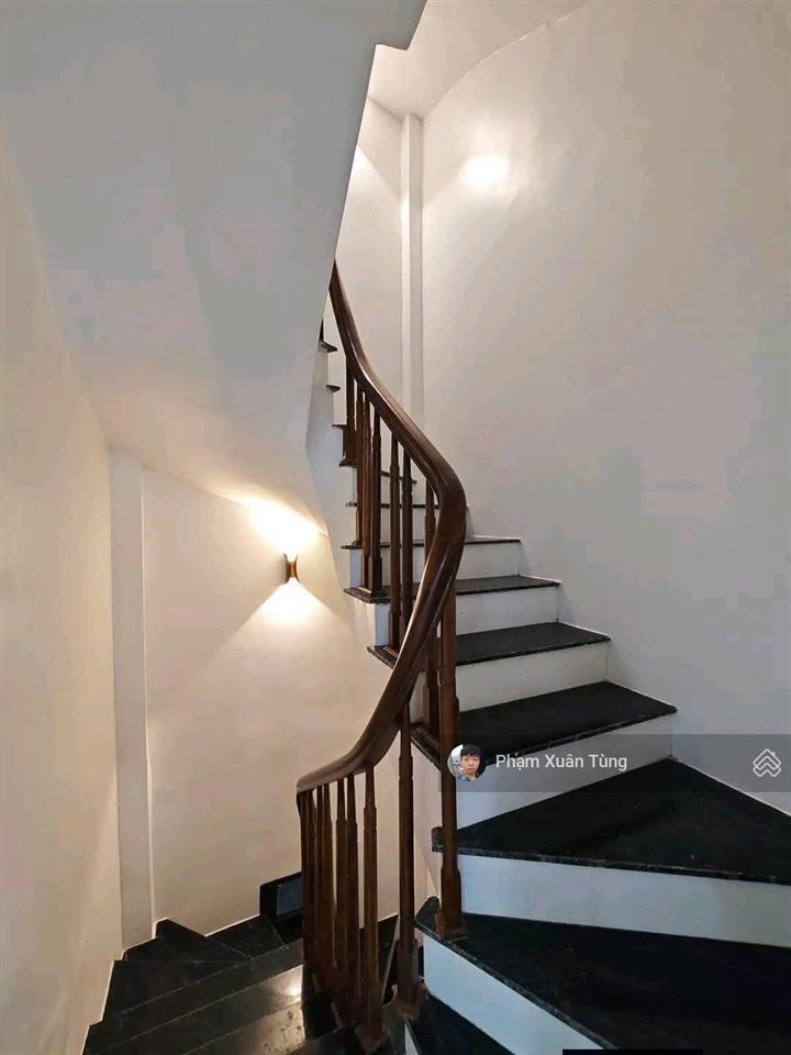 Ngọc khánh  nguyễn công hoan, ngõ thông 3 gác tránh, truớc nhà 3m, gần phố, 2 thoáng, 38m2*5t