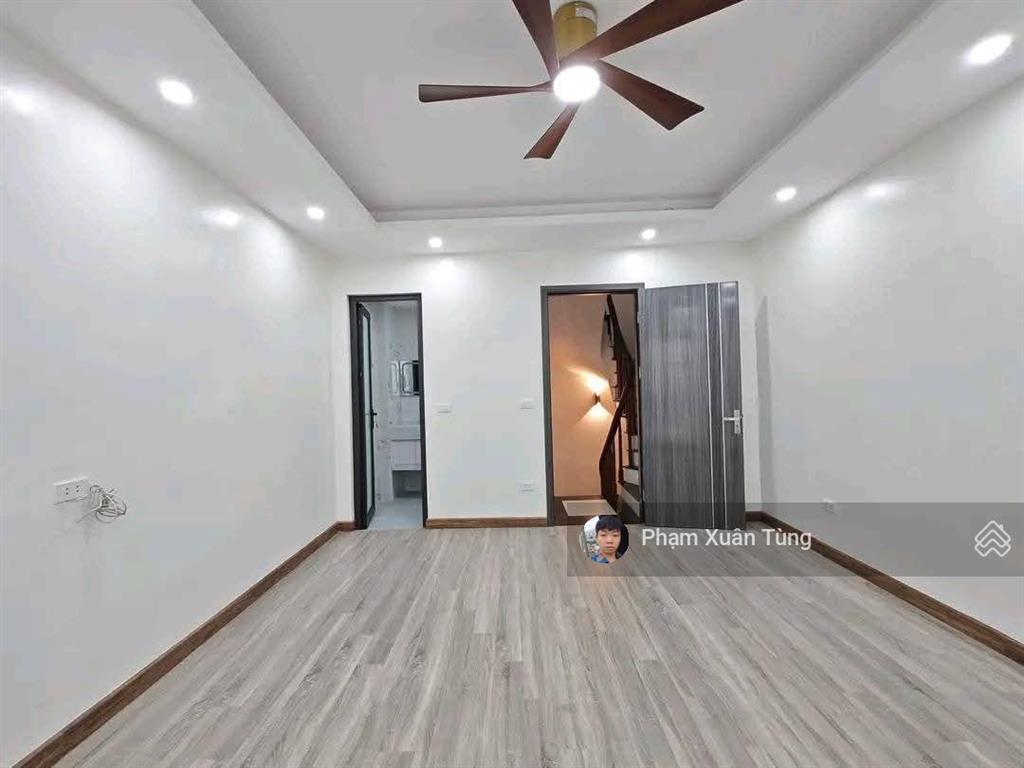 Ngọc khánh  nguyễn công hoan, ngõ thông 3 gác tránh, truớc nhà 3m, gần phố, 2 thoáng, 38m2*5t