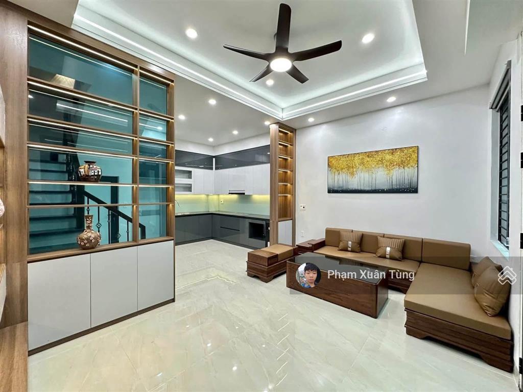 Cầu giấy, ngõ 3 gác tránh, 60m ra phố, thông tư tung, 2 thoáng, ở luôn, 42m2*5t