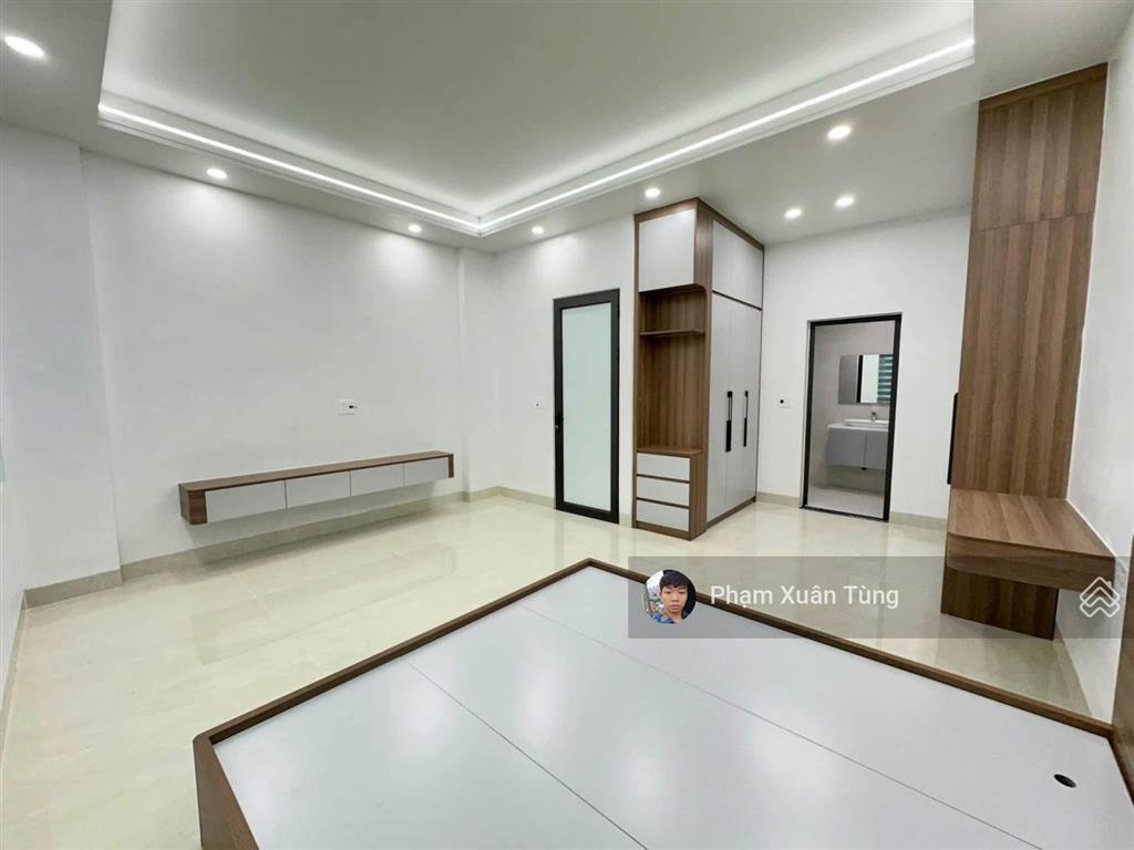 Cầu giấy, ngõ 3 gác tránh, 60m ra phố, thông tư tung, 2 thoáng, ở luôn, 42m2*5t