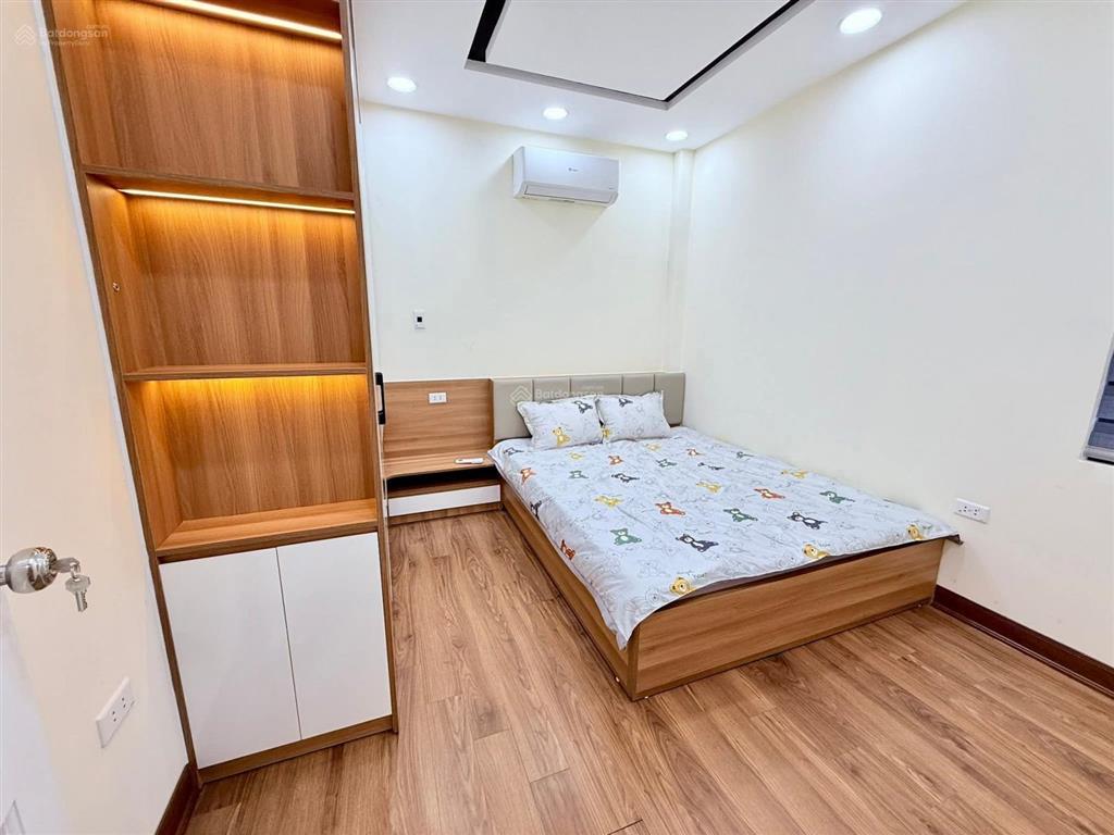 Gấp! nguyễn khánh toàn, dân xây chắc chắn, ngõ 3 gác, 50m ra phố, thoáng, sân xe, 43m2*5t