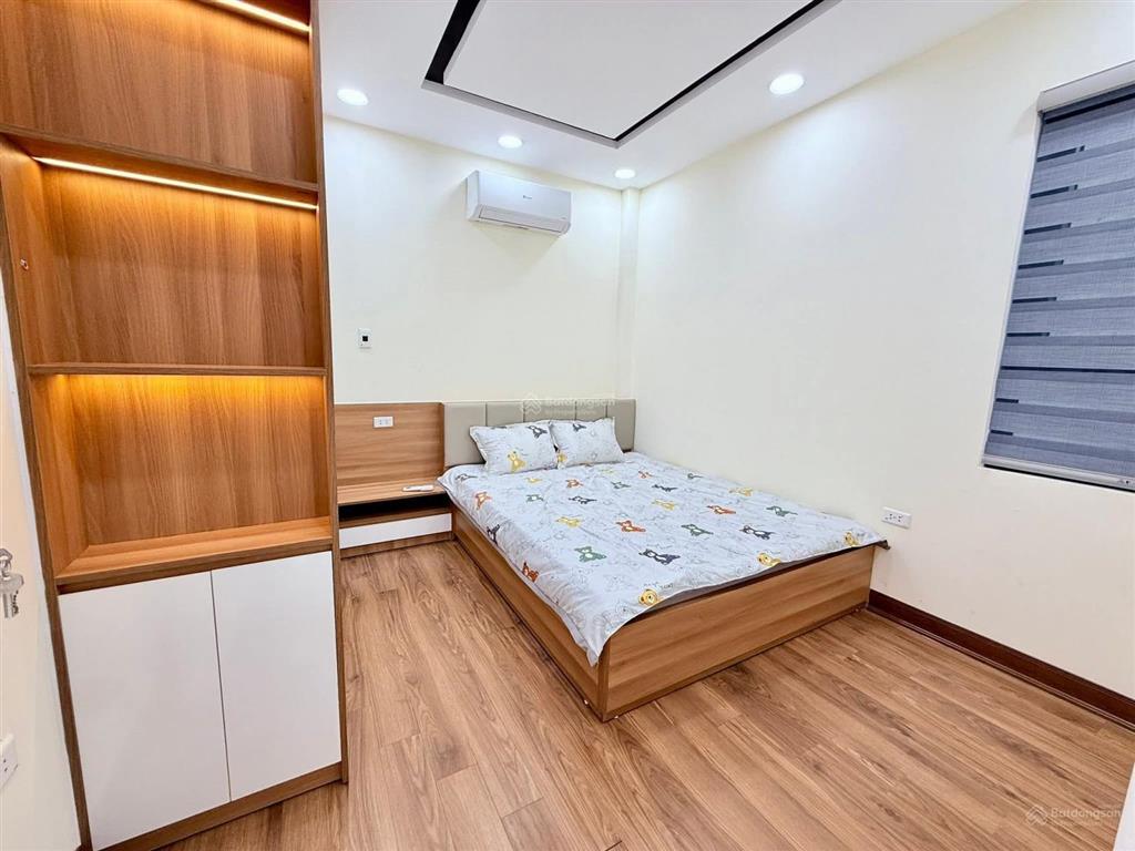 Gấp! nguyễn khánh toàn, dân xây chắc chắn, ngõ 3 gác, 50m ra phố, thoáng, sân xe, 43m2*5t
