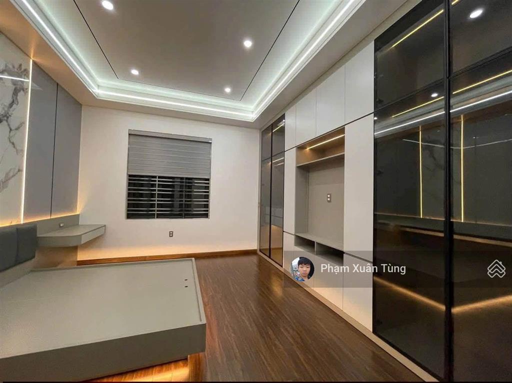 Siêu đẹp! lô góc đội cấn, nhà mới, thang máy, ngõ 3 gác tránh, 30m ô tô tránh, gần phố 45m*6t