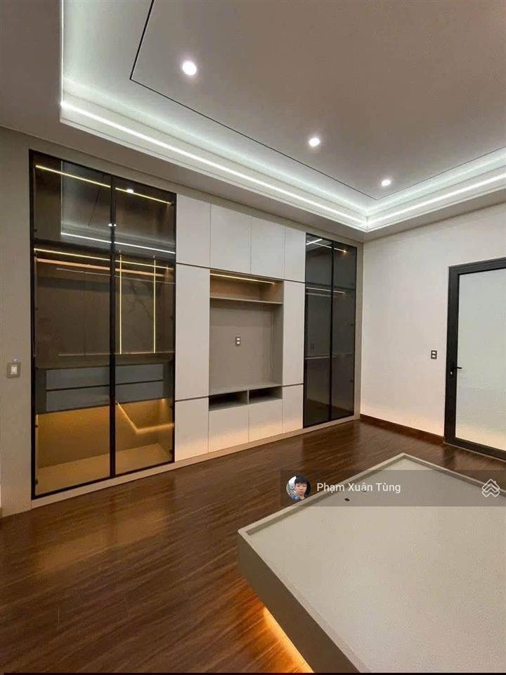 Siêu đẹp! lô góc đội cấn, nhà mới, thang máy, ngõ 3 gác tránh, 30m ô tô tránh, gần phố 45m*6t