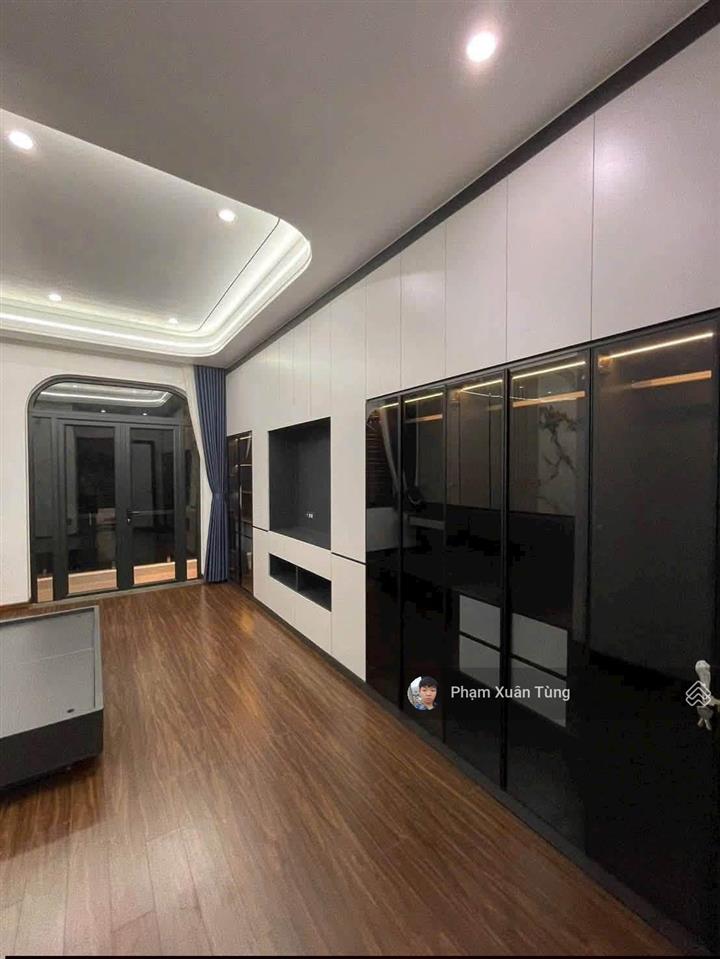 Siêu đẹp! lô góc đội cấn, nhà mới, thang máy, ngõ 3 gác tránh, 30m ô tô tránh, gần phố 45m*6t