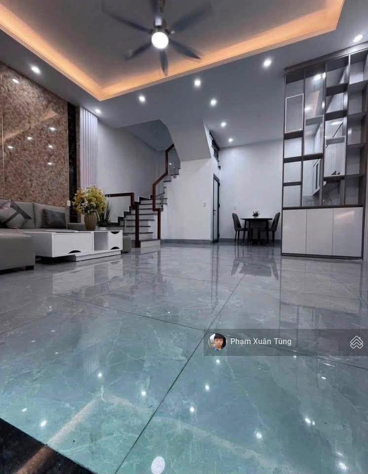 Đội cấn, 40m*5 tầng, nhà đẹp ở luôn, ngõ 3 gác, 40m ô tô tránh, giá siêu tốt