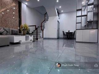 Đội cấn, 40m*5 tầng, nhà đẹp ở luôn, ngõ 3 gác, 40m ô tô tránh, giá siêu tốt