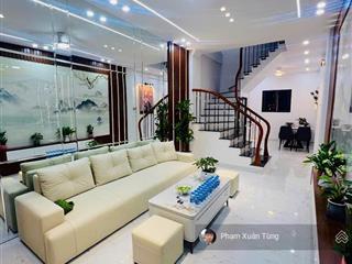 Lô góc nguyễn khánh toàn, ngõ thông, ở/cho thuê, tương lai 1 nhà ra phố, gần hồ, qh ổn định, 45m2