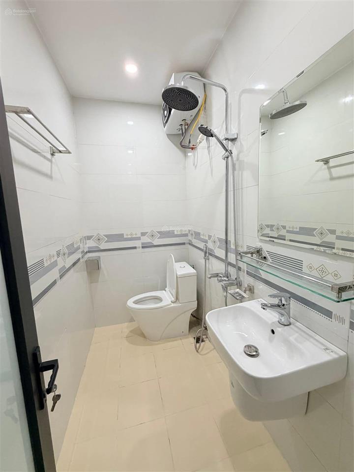 Giảng võ  ngọc khánh, nhà đẹp lô góc, ngõ thông, trước nhà 3m, 50m ra phố, mới ở ngay, 33m²*5t