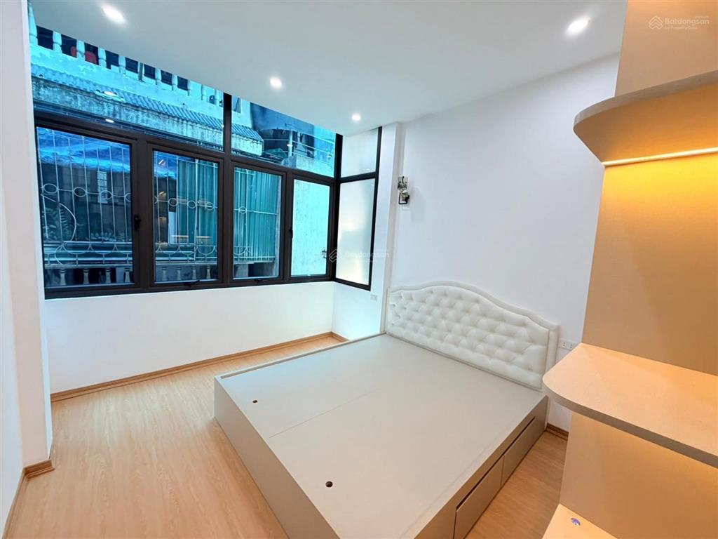 Giảng võ  ngọc khánh, nhà đẹp lô góc, ngõ thông, trước nhà 3m, 50m ra phố, mới ở ngay, 33m²*5t