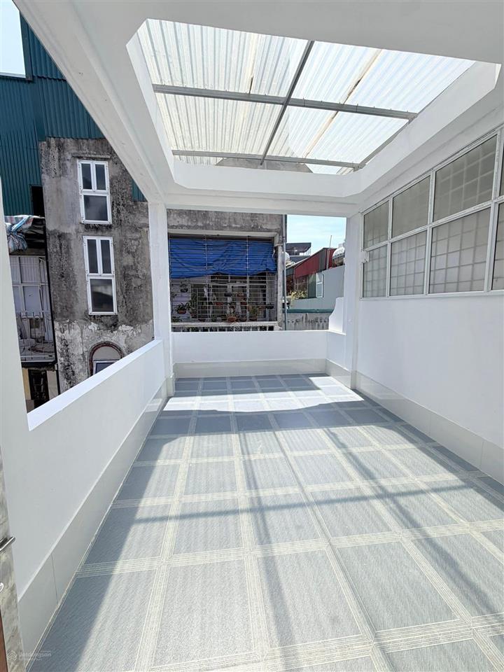 Giảng võ  ngọc khánh, nhà đẹp lô góc, ngõ thông, trước nhà 3m, 50m ra phố, mới ở ngay, 33m²*5t