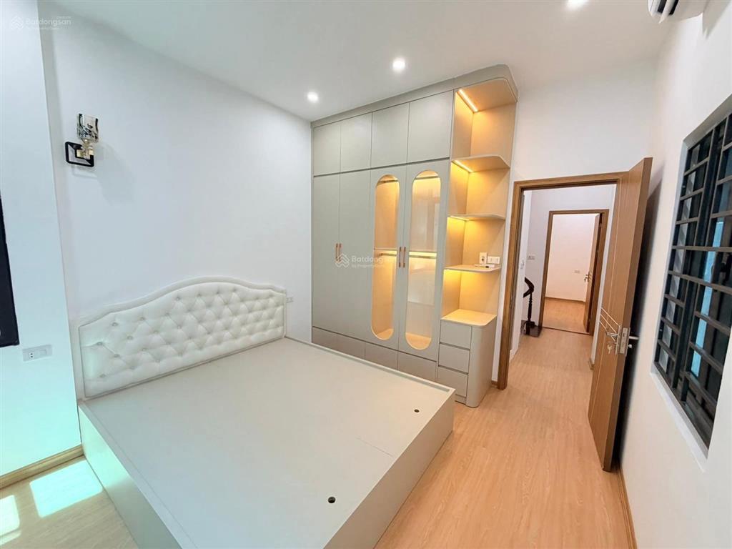 Giảng võ  ngọc khánh, nhà đẹp lô góc, ngõ thông, trước nhà 3m, 50m ra phố, mới ở ngay, 33m²*5t