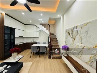 Bán nhà ngọc khánh. ngõ thông, 3 gác đỗ cửa, 1 phút ra phố, xây mới full nt, thoáng sáng, 28m2*5t