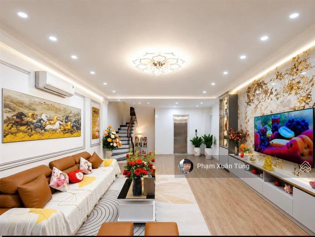 Lạc long quân, nhà đẹp thang máy ở luôn, ô tô đỗ cạnh nhà, ngõ thông, 10m ô tô tránh, 44m²*6t