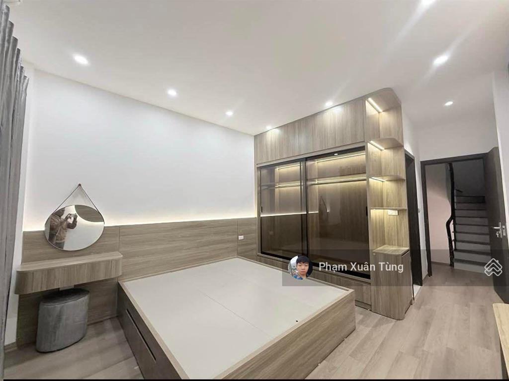 Xuân la  tây hồ, thang máy nhà đẹp, full nội thất ở luôn, ô tô đỗ cổng, sổ cc, 40m²