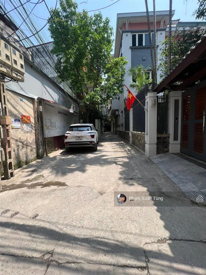 Lô góc cầu giấy, nhà mới thang máy, ô tô đỗ cửa, 30m ra phố, 2 thoáng, full nội thất ở luôn, 28.4m