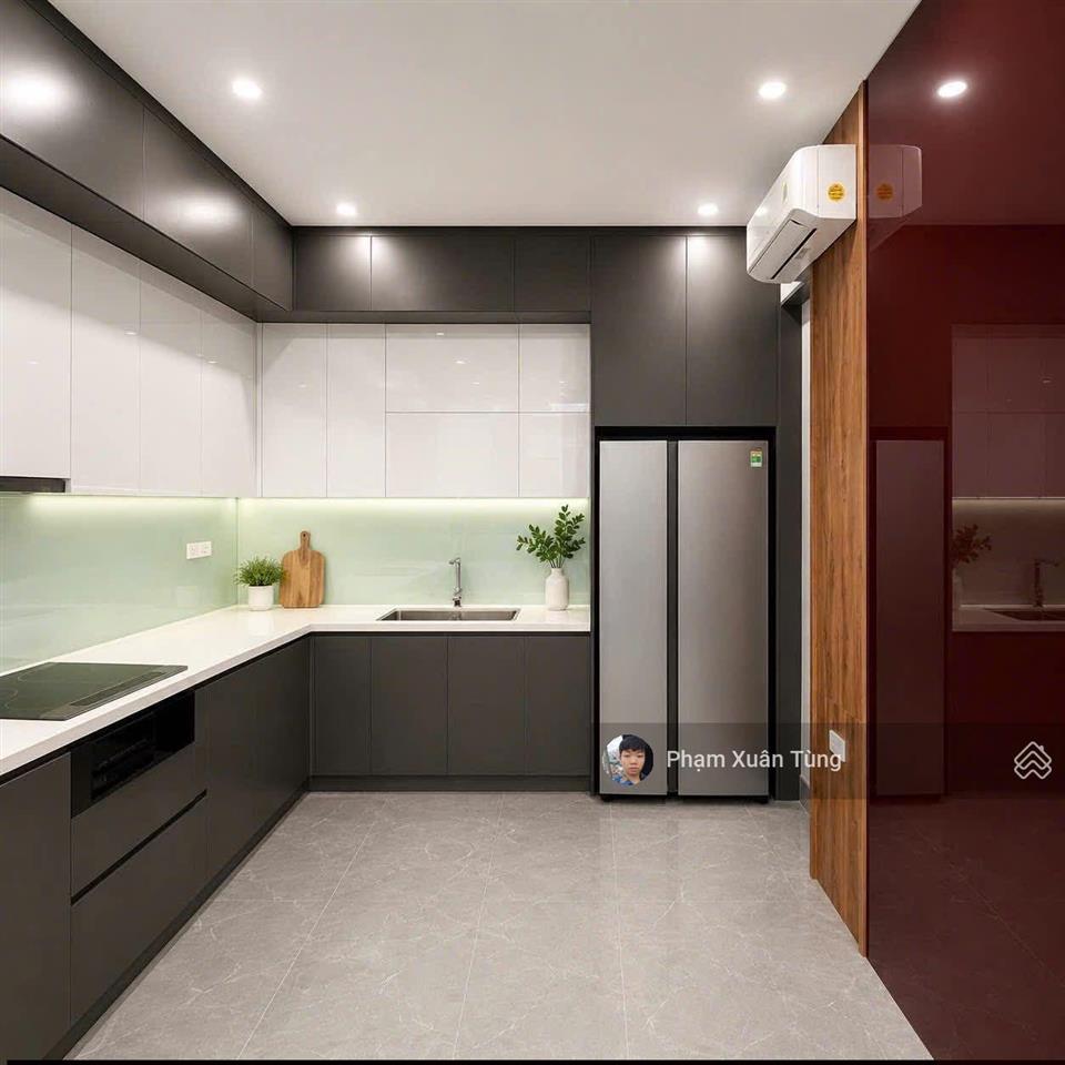 Trung tâm cầu giấy, ngõ ôtô tránh, xây chắc chắn, 70m ôtô ra phố, 2 thoáng, sổ cc, qh ổn định, 43m2