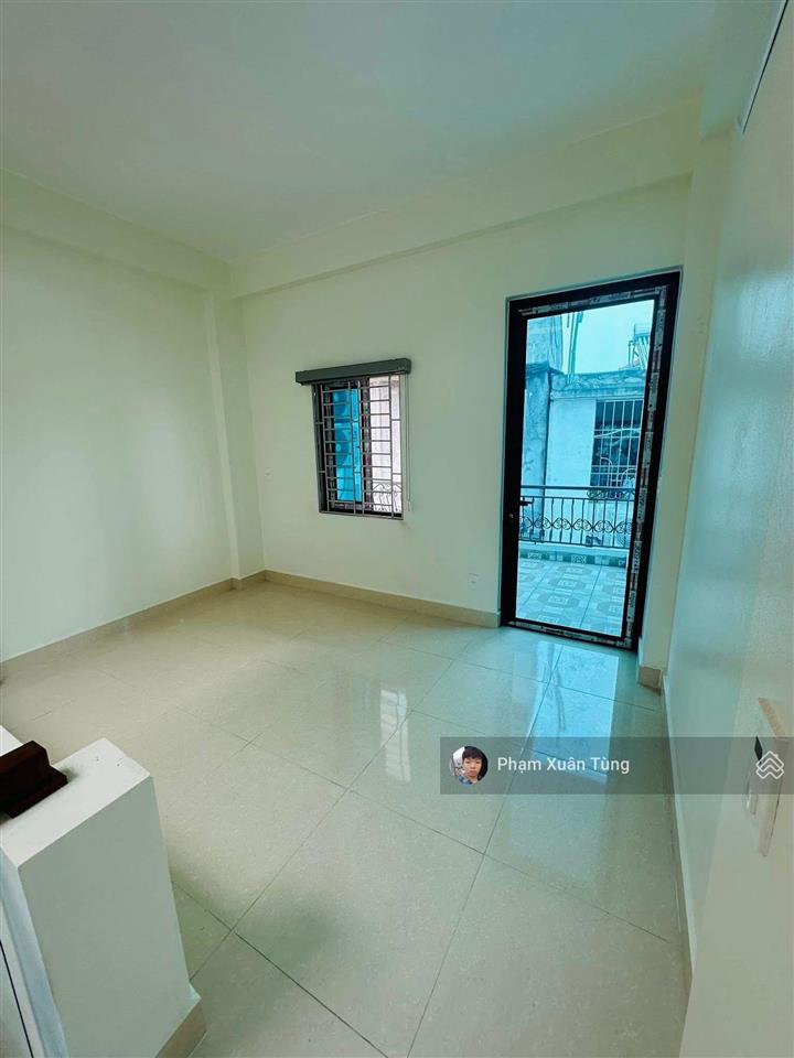 Quan hoanguyễn khánh toàn, nhà đẹp xây chắc chắn, ngõ 3 gác, 50m ra phố, thoáng, ở luôn, 40m²