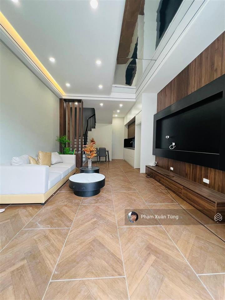 Dịch vọng  xuân thủy, nhà đẹp, xây chắc chắn, ngõ ôtô, 30m ra phố, thoáng, ở luôn, 40m²*5t